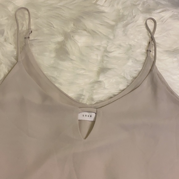 Lush Blouse - Picture 2 of 4